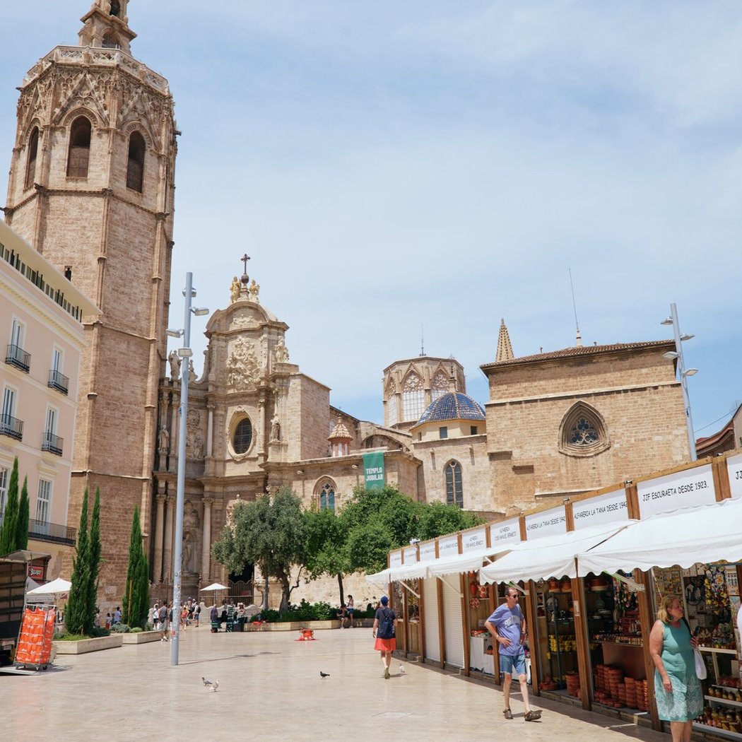 L'Escuraeta: Mercado de artesanía 1